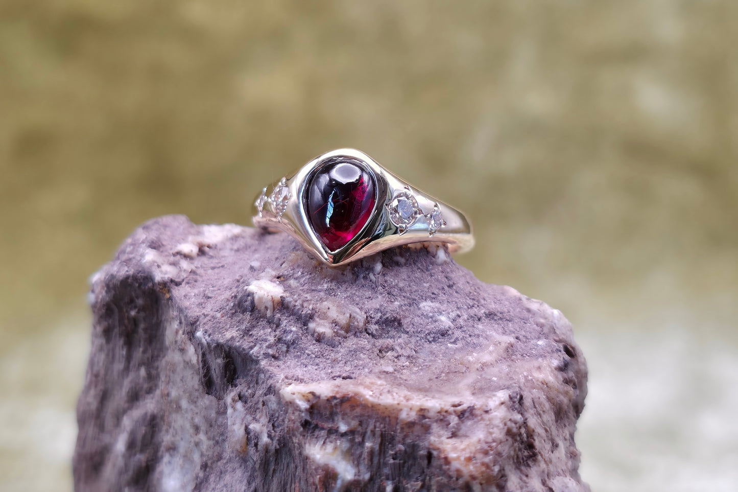 Garnet, Diamond and Gold Ring